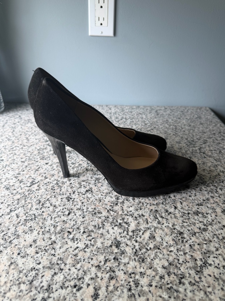 Nine West Black Pointed Toe Suede Pumps